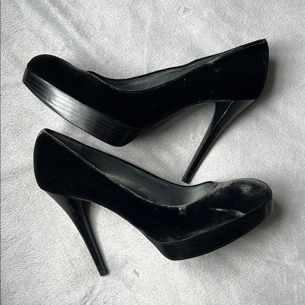 Stuart Weitzman Velvet Pumps